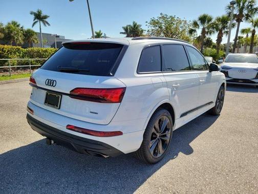 2025 Audi Q7 55 Premium Plus
