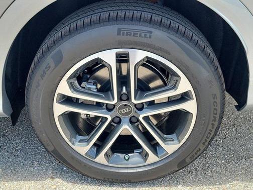 2025 Audi Q5 Premium
