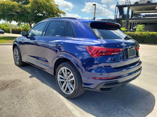 Navarra Blue Metallic 2025 Audi Q3 Premium 45 TFSI S line quattro Tiptronic