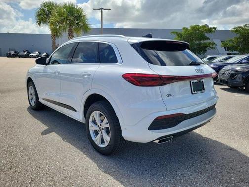 2025 Audi Q5 Premium