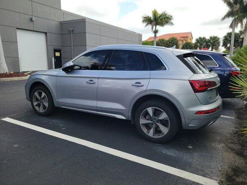 Florett Silver Metallic 2023 Audi Q5 40 Premium