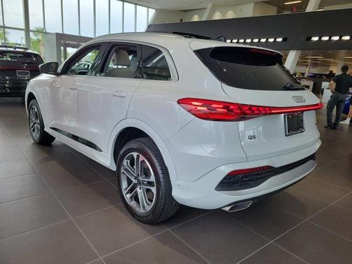 2025 Audi Q5 Premium