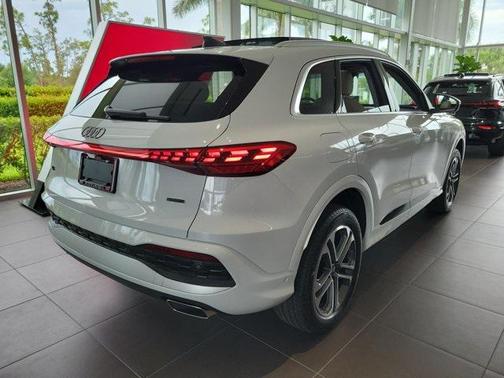 2025 Audi Q5 Premium