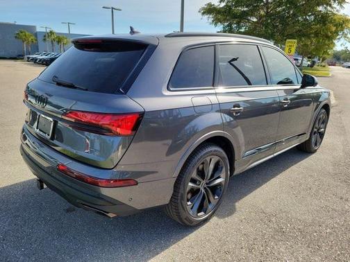 2025 Audi Q7 55 Premium Plus