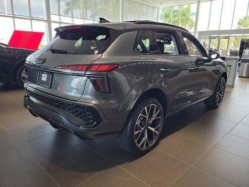 2026 Audi Q3 S line