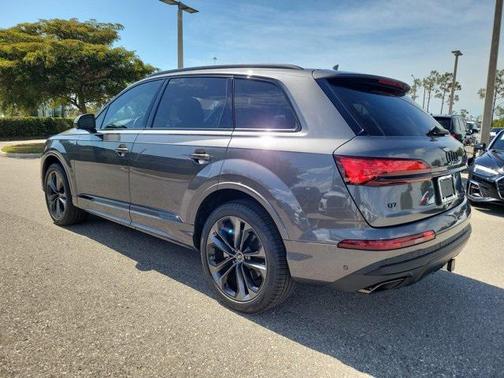 2025 Audi Q7 55 Premium Plus