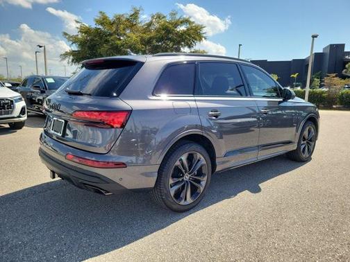2025 Audi Q7 55 Premium Plus