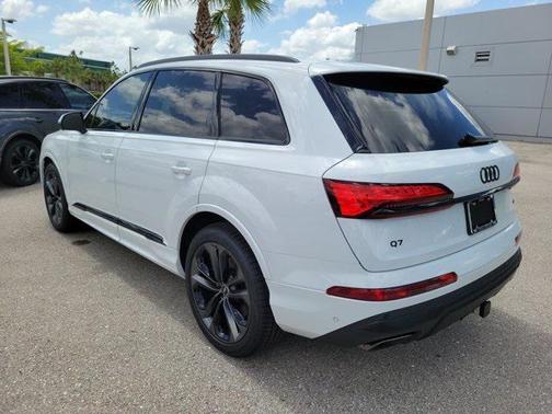 2025 Audi Q7 55 Prestige