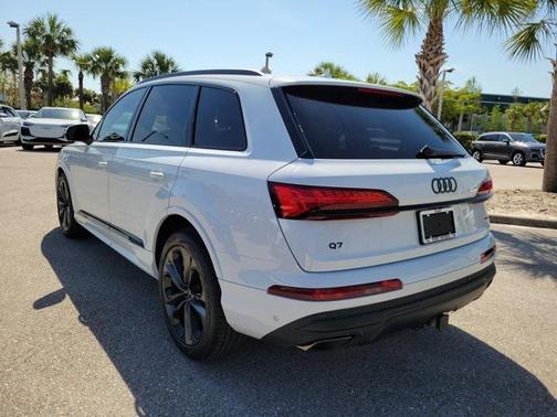 2025 Audi Q7 55 Prestige