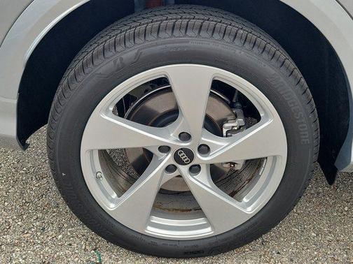 Florett Silver Metallic 2026 Audi Q5 Premium Plus TFSI quattro S tronic