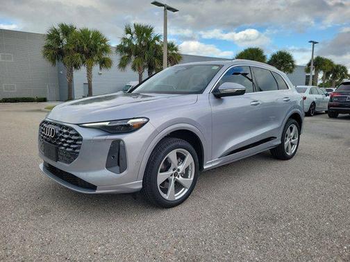 Florett Silver Metallic 2026 Audi Q5 Premium Plus TFSI quattro S tronic