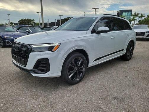 2025 Audi Q7 55 Premium Plus