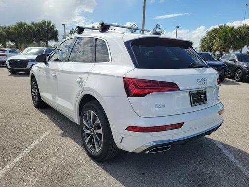Ibis White 2023 Audi Q5 45 S line Premium Plus