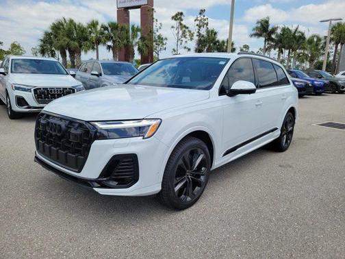 2025 Audi Q7 55 Premium Plus