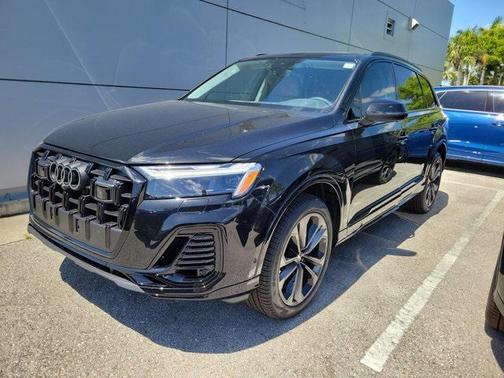 2025 Audi Q7 55 Premium Plus