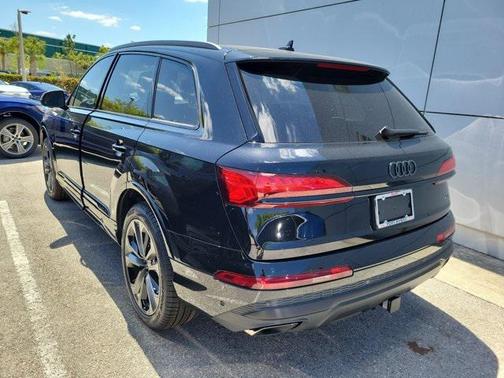 2025 Audi Q7 55 Premium Plus