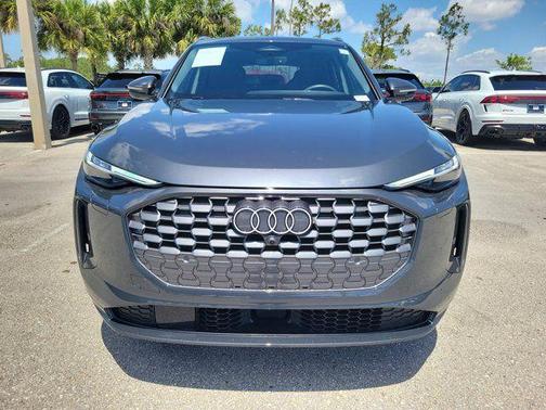 Tambora Gray Metallic 2025 Audi Q5 Premium Plus TFSI quattro S tronic
