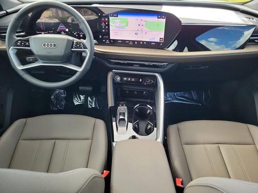 2025 Audi Q5 Premium TFSI quattro S tronic