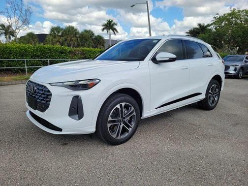 2025 Audi Q5 Premium TFSI quattro S tronic