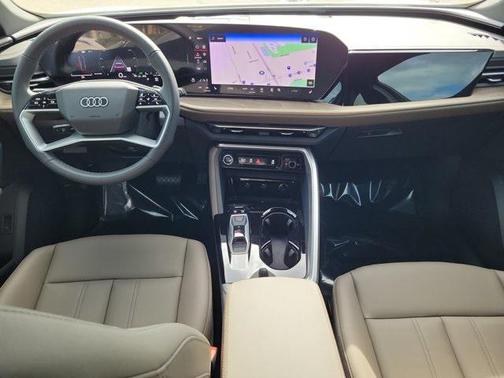 2025 Audi Q5 Premium TFSI quattro S tronic