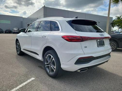 2025 Audi Q5 Premium TFSI quattro S tronic