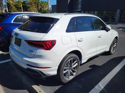 2025 Audi Q3 Premium 45 TFSI S line quattro Tiptronic
