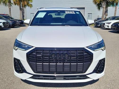 2025 Audi Q3 Premium 45 TFSI S line quattro Tiptronic