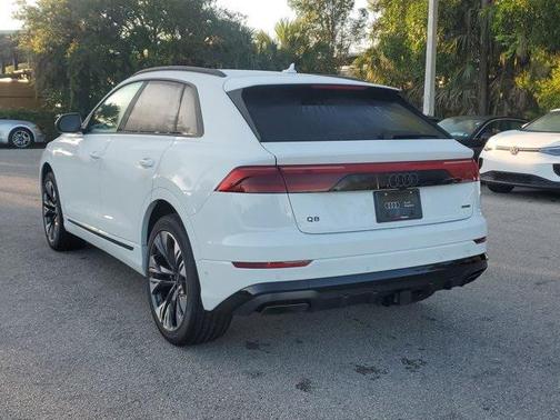 2025 Audi Q8 55 Premium Plus