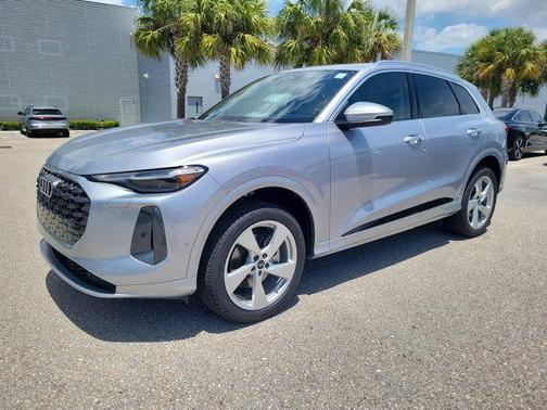 Florett Silver Metallic 2026 Audi Q5 Premium Plus TFSI quattro S tronic