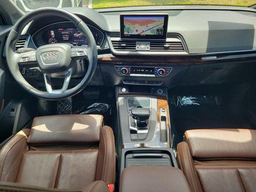 Glacier White Metallic 2019 Audi Q5 2.0T Premium Plus