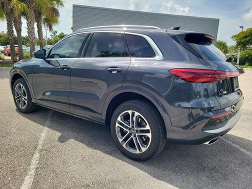 Tambora Gray Metallic 2025 Audi Q5 Premium TFSI quattro S tronic