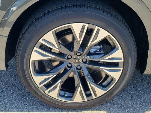 2026 Audi Q8 55 Premium Plus