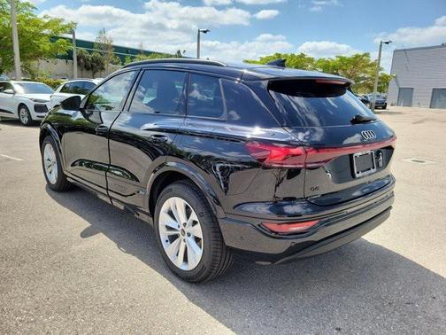 2025 Audi Q6 e-tron Premium Plus