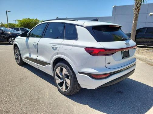 2025 Audi Q6 e-tron Premium Plus quattro