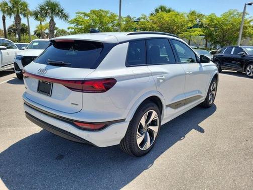 2025 Audi Q6 e-tron Premium Plus quattro