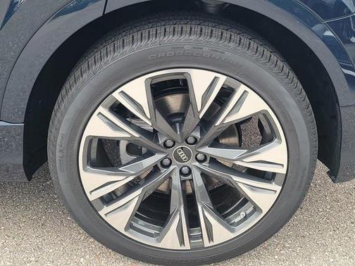 2026 Audi Q8 55 Premium Plus