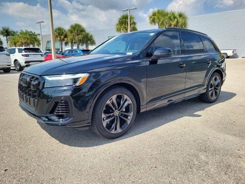 Mythos Black Metallic 2025 Audi Q7 55 Premium Plus