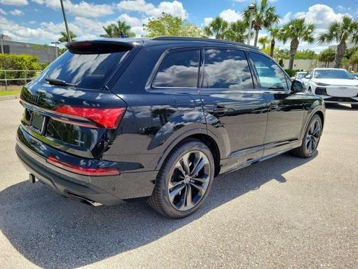 2025 Audi Q7 55 Premium Plus