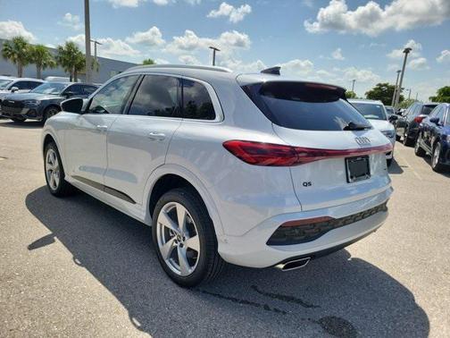 2025 Audi Q5 Premium Plus