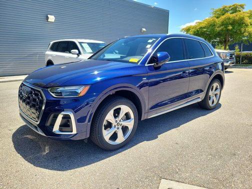Navarra Blue Metallic 2023 Audi Q5 45 S line Premium Plus