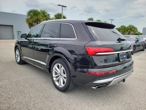 2025 Audi Q7 55 Prestige