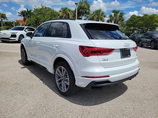 2025 Audi Q3 Premium 45 TFSI S line quattro Tiptronic