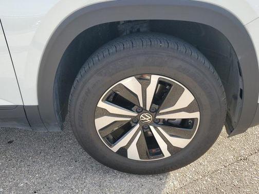 2024 Volkswagen Atlas 2.0T SE