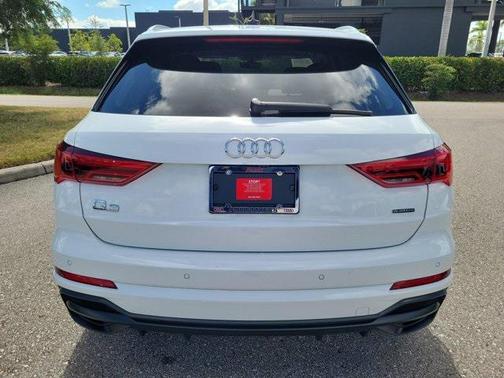 2022 Audi Q3 45 S line Premium