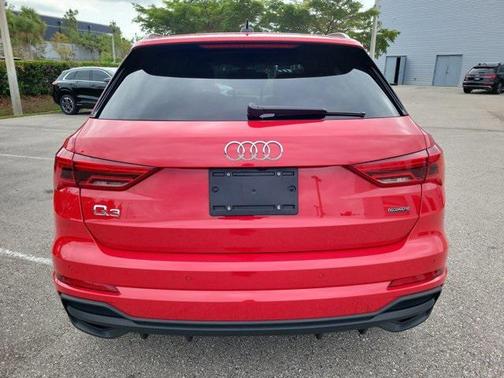 2024 Audi Q3 Premium 45 TFSI S line quattro Tiptronic