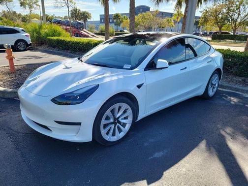 2022 Tesla Model 3 Standard Range