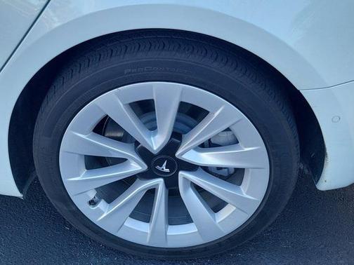 2022 Tesla Model 3 Standard Range