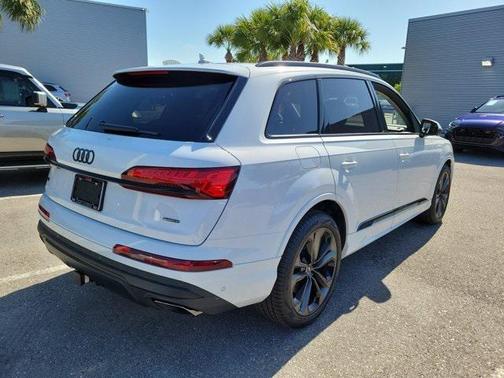 2025 Audi Q7 55 Prestige