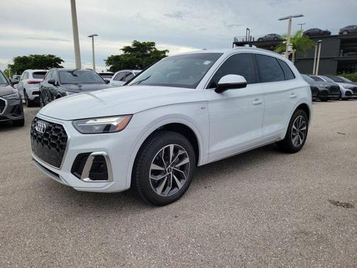 2022 Audi Q5 45 S line Premium Plus