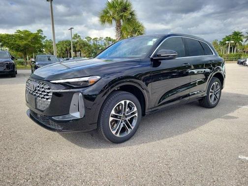 2025 Audi Q5 Premium TFSI quattro S tronic